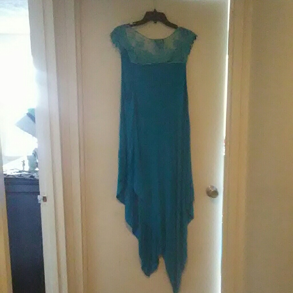 Dress - Picture 2 of 4